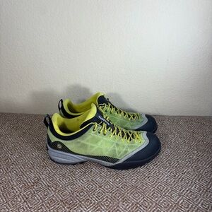 Scarpa Zen Pro Approach Men's Sz 8 Suede Vibram All Terrain Hiking Rock Climbing